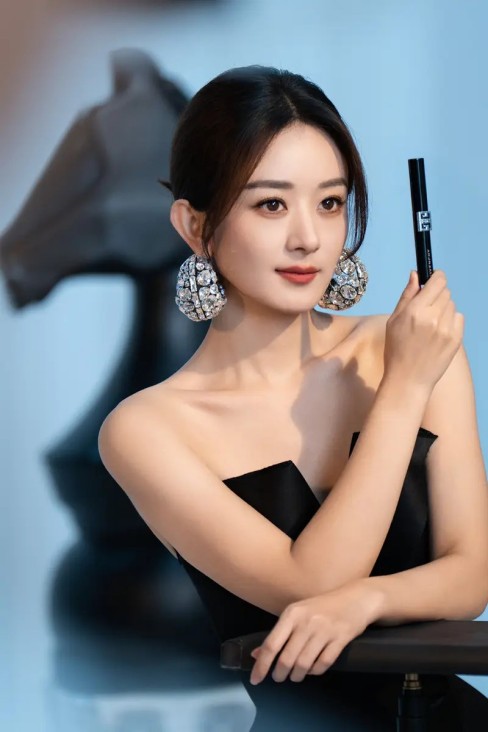 卢昱晓回应跪下和粉丝合照：这些画面会一直记在心里