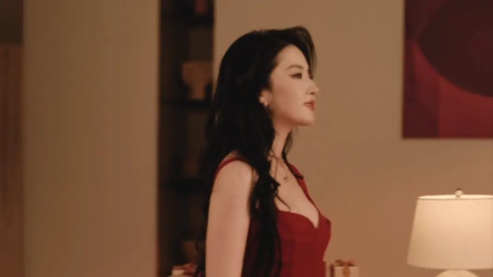 于文文回应演唱会晕倒：没任何东西值得用生命去交换